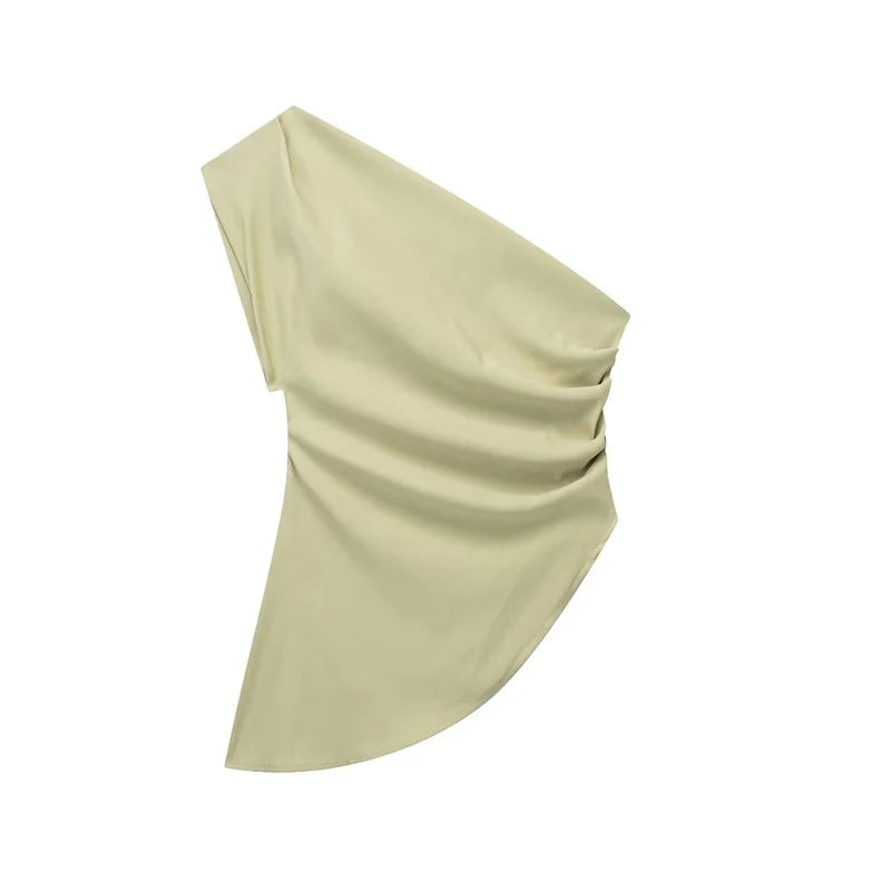 Asymmetrical T-shirt with bare shoulder and urban style